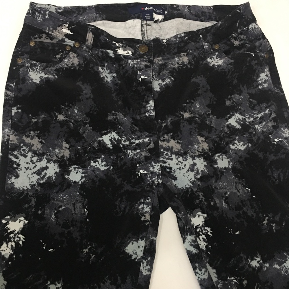 - Denim 24/7 dark velvet jeans